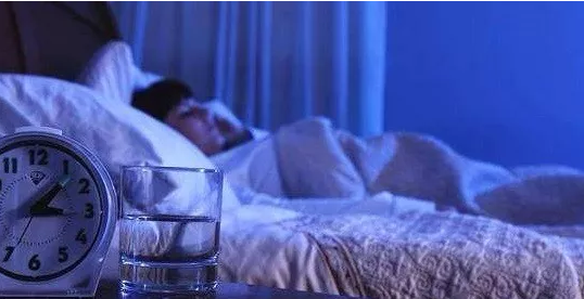 睡前一杯水，長期堅(jiān)持將給你帶來意想不到的變化